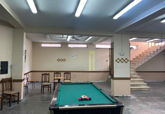 Elbasan, jepet me qera ambjent biznesi 130 m² 40.000 Leke