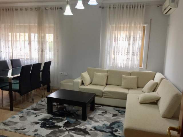 Tirane, jepet me qera apartament 2+1+BLK Kati 3, 90 m² 600 Euro (rruga Him Kolli)