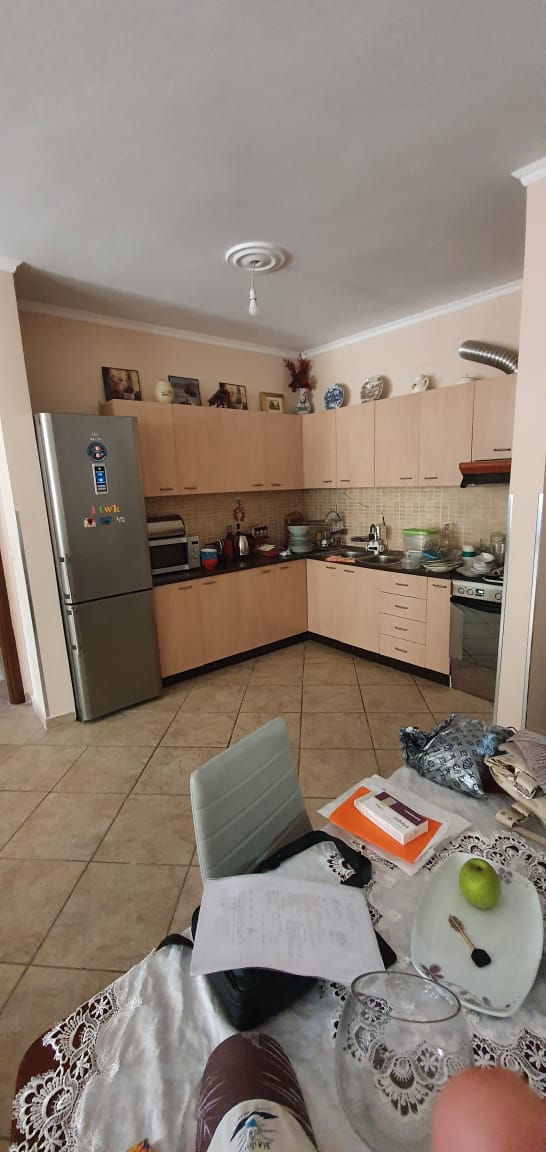 Tirane, jepet me qera apartament 2+1+BLK Kati 3, 124 m² 430 Euro (kopshti zologjik)