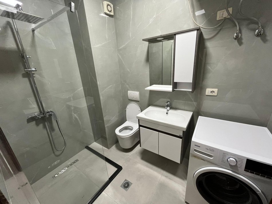 Tirane, shes apartament 2+1+Aneks+Ballkon Kati 3, 120 m² 187.000 € (Liqeni Thate)