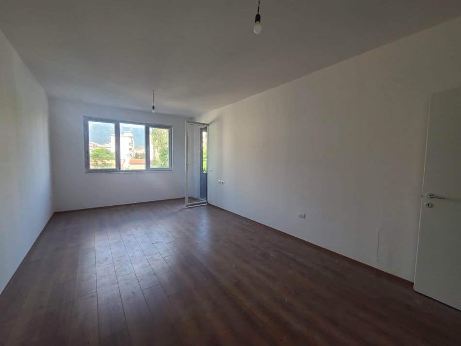 Tirane, shitet apartament 1+1+Ballkon Kati 3, 70 m² 173.500 € (Mbrapa Ambasades Amerikane)