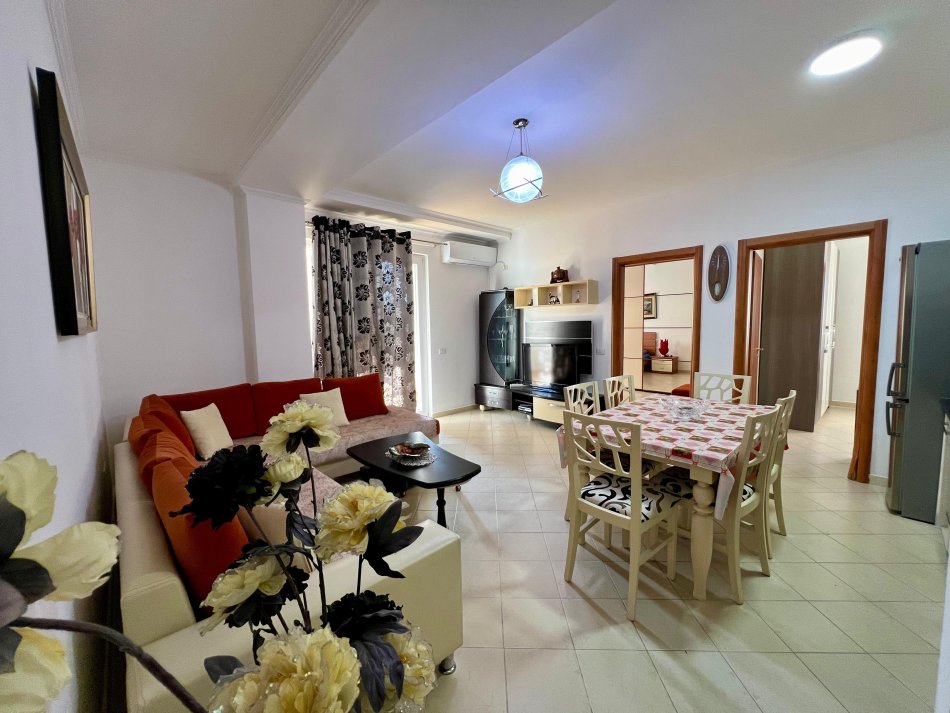 Tirane, jepet me qera apartament 2+1+Ballkon Kati 1, 113 m² 550 € (Ali Demi)
