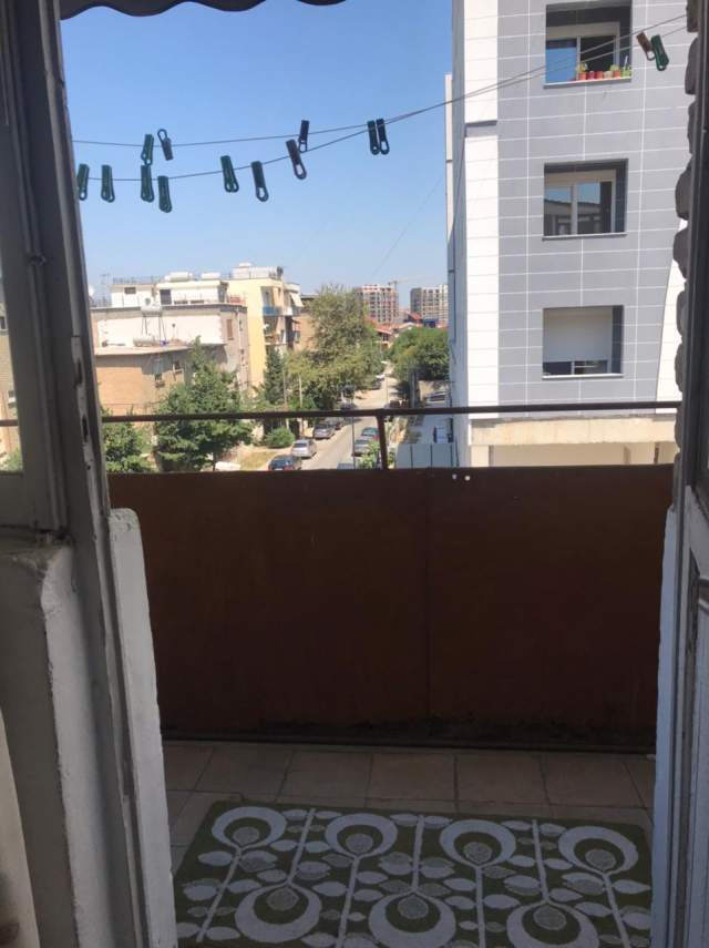 Tirane, jepet me qera apartament 1+1+BLK Kati 4, 53 m² 300 Euro (Rruga Babe Rexha)