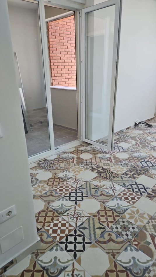 Tirane, jepet me qera apartament 1+1 Kati 2, 70 m² 350 € (Yzberisht)