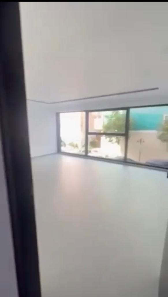 Tirane, jepet me qera ambjent biznesi Kati 0, 250 m² 3.000 Euro (JERONIM DE RADA)