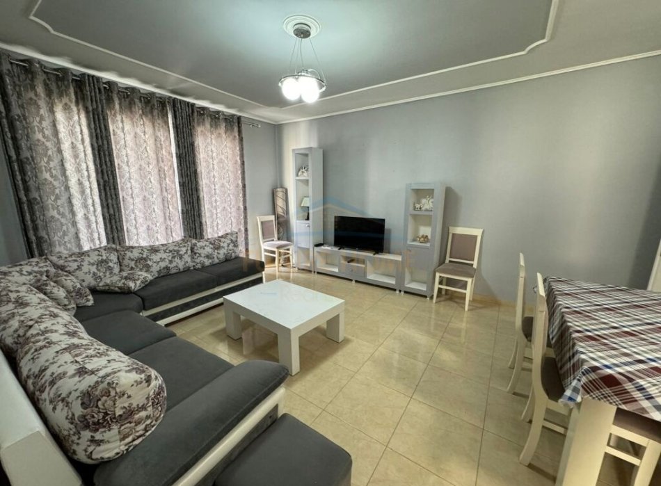 Tirane, shitet apartament 2+1+Ballkon Kati 2, 93 m² 140.000 € (Kodra e Diellit)