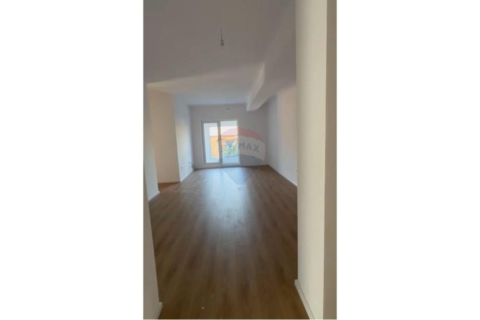 shitet , 94 m² 167.000 € (Ofrohet apartament 3 + 1 + 2 per shitje.)