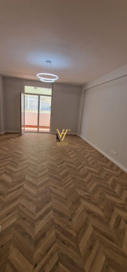 Tirane, shitet apartament 1+1+Ballkon Kati 4, 71 m² 125.000 € (KODRA E DIELLIT)