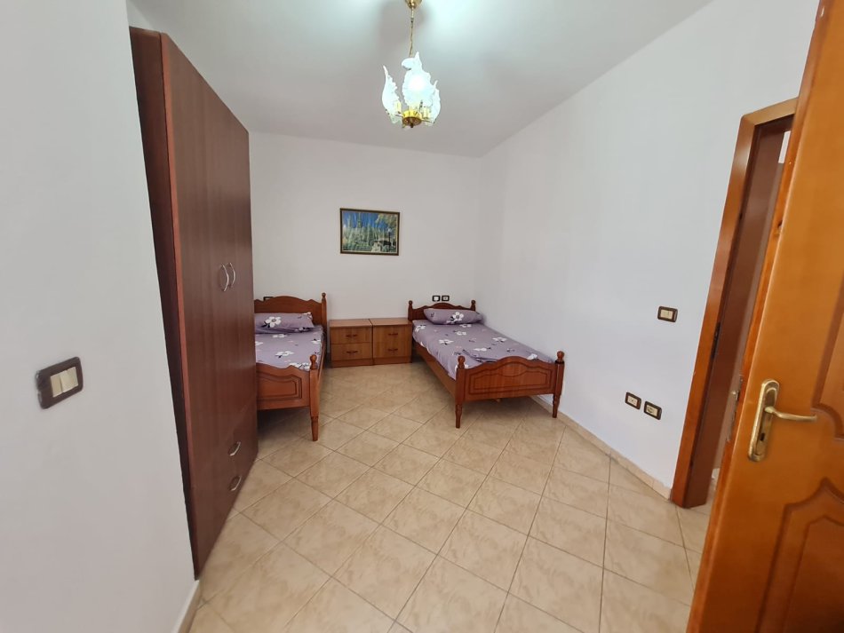 Tirane, jepet me qera apartament 2+1 Kati 6, 95 m² 470 € (RRUGA ESREF FRASHERI)