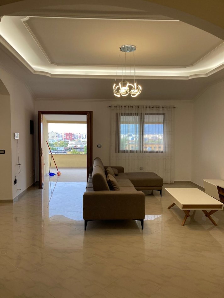 Tirane, jepet me qera apartament 2+1 Kati 3, 120 m² 500 € (MISTO MANE)