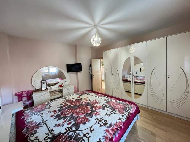 Tirane, shitet apartament 3+1 Kati 4, 125 m² 225.000 Euro (Komuna e Parisit)