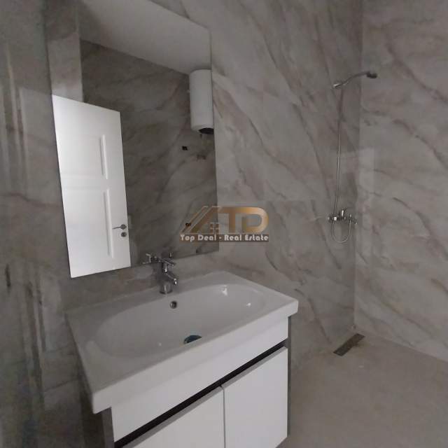 Tirane, jepet me qera ambjent biznesi Kati 2, 75 m² 400 Euro (Rruga Sokrat Miho)