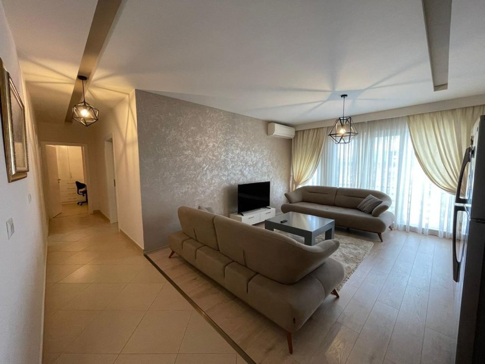 Tirane, shitet apartament 4+1 Kati 4, 224 m² 360.640 € (Dogana, Syri TV)