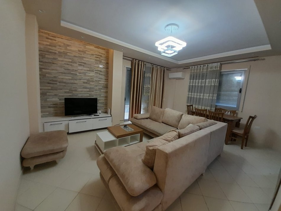 Tirane, jepet me qera apartament 2+1 Kati 3, 90 m² 550 € (Fresk)