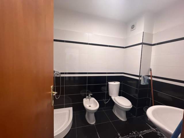 Tirane, shitet apartament 2+1+BLK Kati 1, 96 m² 110.000 Euro (Bulevardi ri)