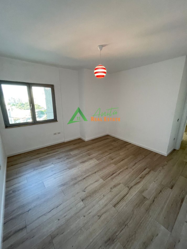 Tirane, shitet apartament 1+1+Ballkon Kati 8, 76 m² 150.000 € (Zogu i Zi)