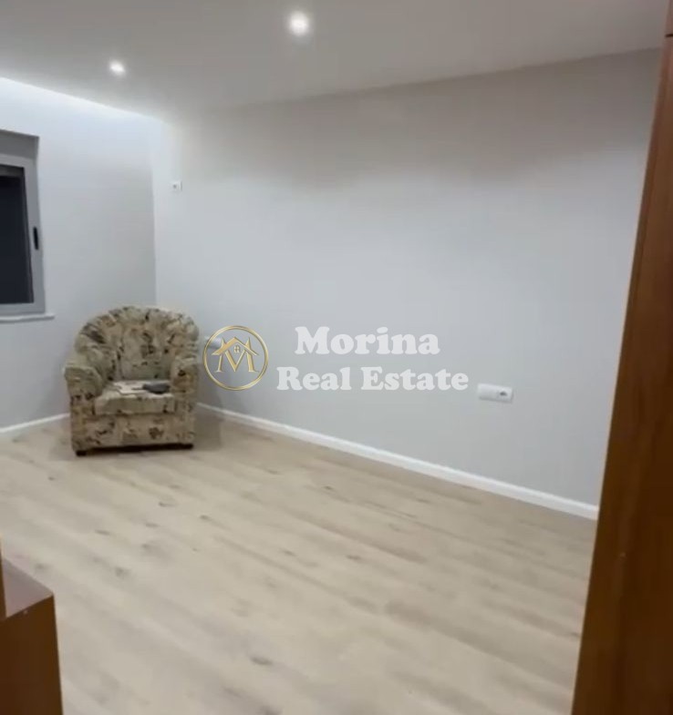 Tirane, jepet me qera apartament 2+1 Kati 3, 78 m² 500 € (Xhamlliku)