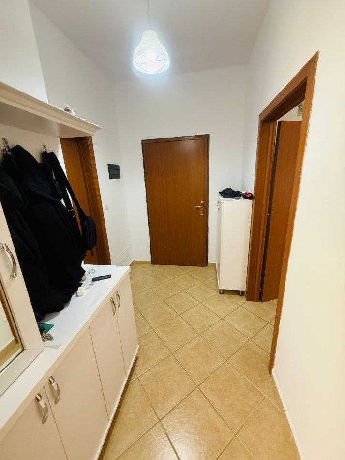Tirane, jepet me qera apartament 1+1+Ballkon Kati 5, 65 m² 430 € (Astir, Tirane)