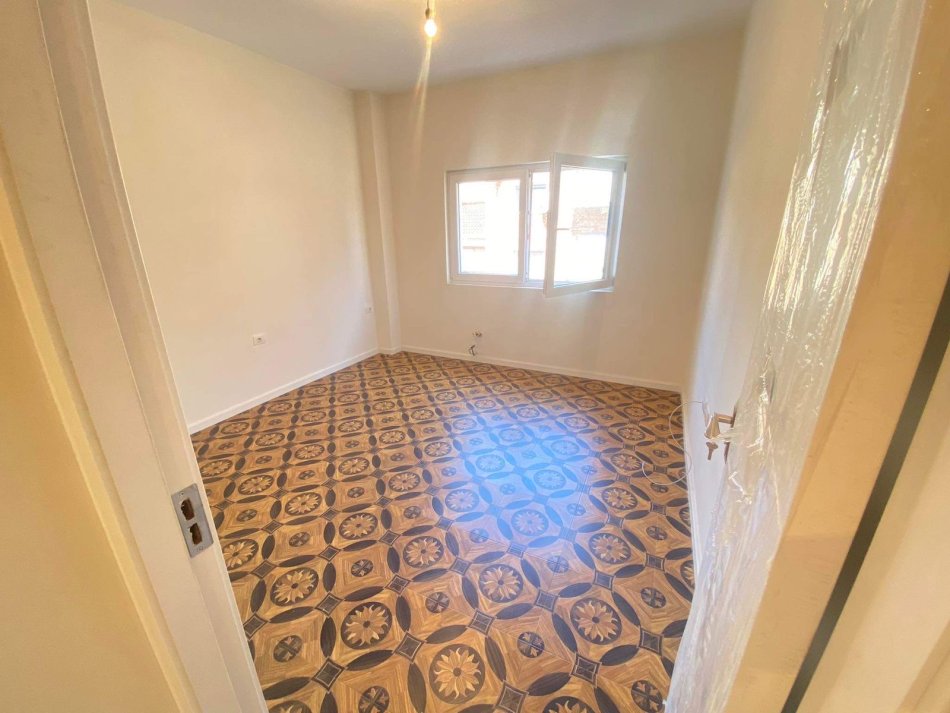 Tirane, shitet apartament Kati 3, 106 m² 306.500 €