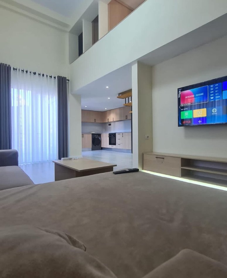 Tirane, jepet me qera apartament duplex 2+1 Kati 5, 95 m² 700 € (liqeni i thate)