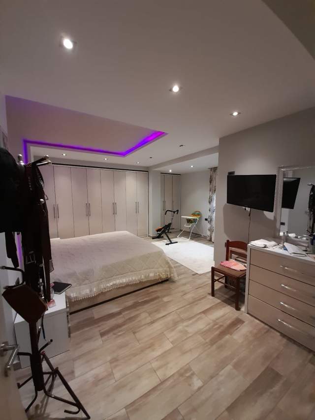 Tirane, shitet apartament 3+1+BLK Kati 3, 145 m² 216.000 Euro (Komuna E Parisit)