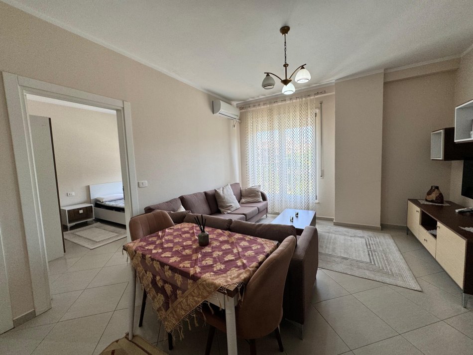 Tirane, jepet me qera apartament 1+1 Kati 2, 69 m² 500 € (Komuna E Parisit)