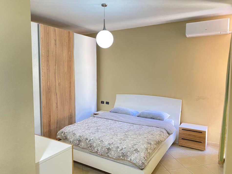 Tirane, jepet me qera apartament 2+1+Aneks+Ballkon Kati 9, 111 m² 800 € (qender , rruga qemal stafa , prokuroria)