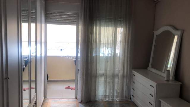 Tirane, jepet me qera apartament 2+1+BLK Kati 4, 117 m² 750 Euro (rruga Nikolla Tupe)