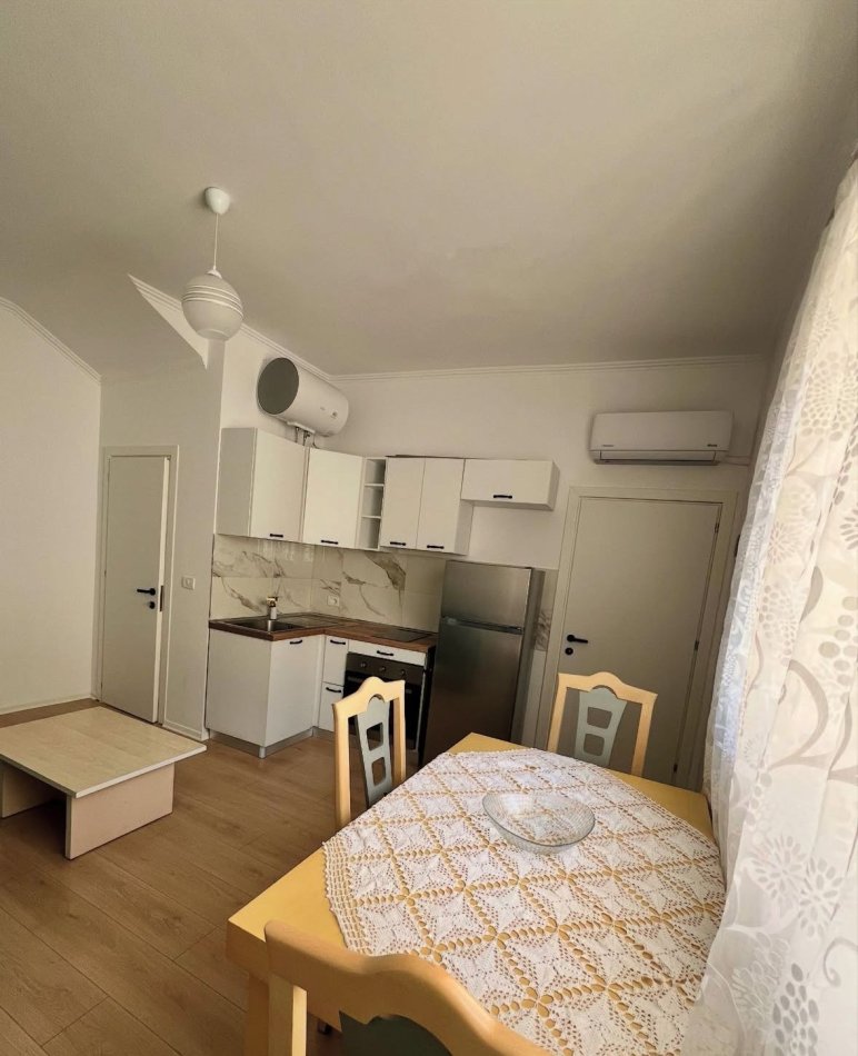 Durres, jepet me qera shtepi 1+1 Kati 1, 60 m² 330 € (Muzeumi)