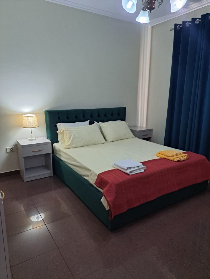 Tirane, jepet me qera apartament 2+1 Kati 2, 135 m² 800 € (Pazari i Ri)