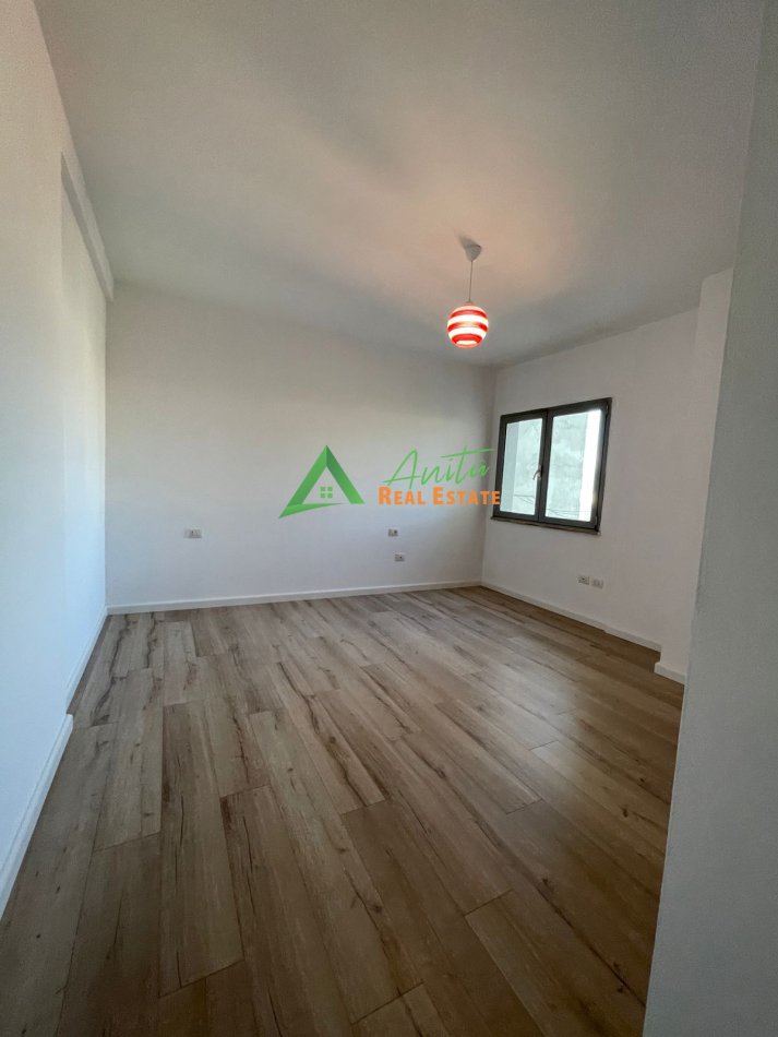 Tirane, shitet apartament 1+1+Ballkon Kati 8, 76 m² 150.000 € (Zogu i Zi)
