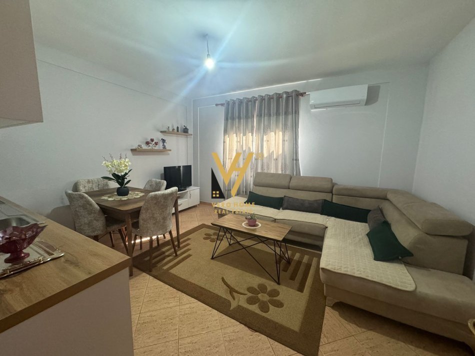 Tirane, jepet me qera shtepi 2+1+Ballkon Kati 3, 90 m² 550 € (DON BOSKO)