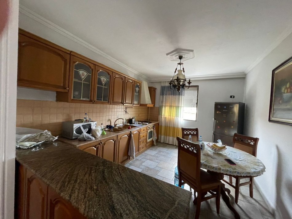 Tirane, shes apartament 3+1+Aneks Kati 5, 155 m² 160.000 € (ALI DEM)