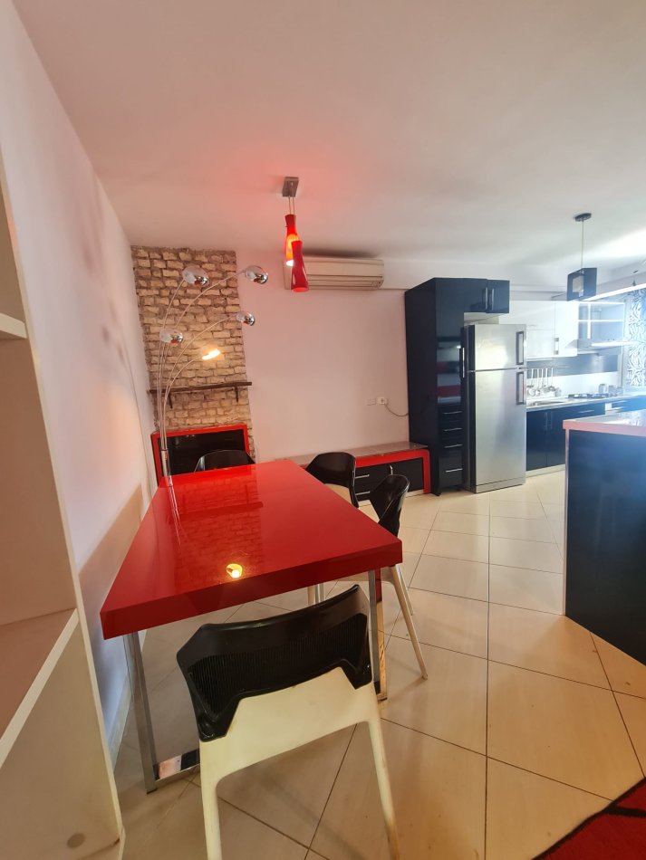 Tirane, jepet me qera apartament 2+1, Kati 5, 90 m² 550 € (21 Dhjetori)