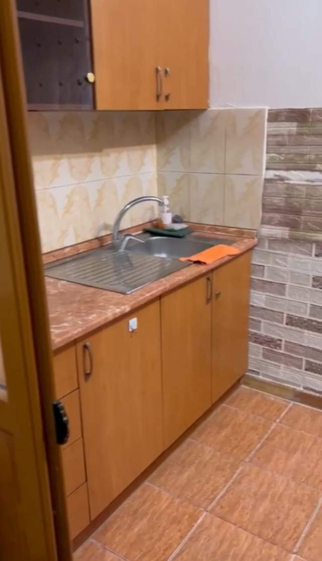Tirane, jepet me qera apartament 1+1+BLK Kati 1, 58 m² 250 Euro (pas Fakultetit te Mjeksise)