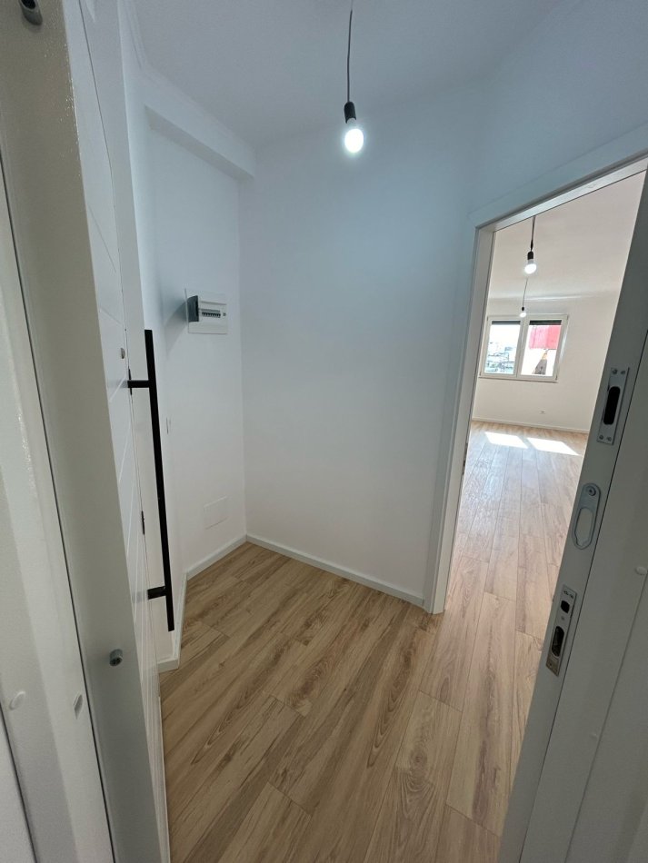 Apartament 1+1 Modern për Shitje në Rrugën e Elbasanit.