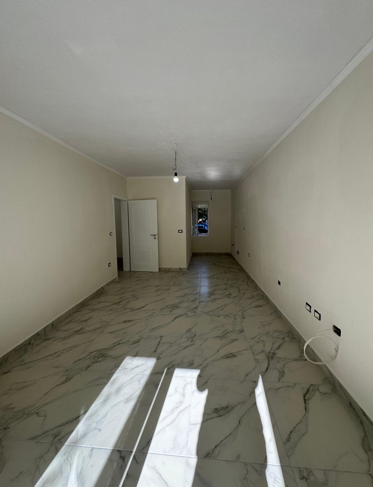 Tirane, jepet me qera apartament 1+1 Kati 0, 80 m² 600 € (Irfan Tomini)