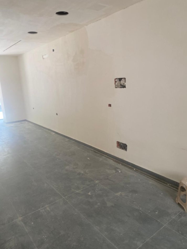 Tirane, jepet me qera dyqan Kati 0, 60 m² 1.200 € (rruga e barrikadave)