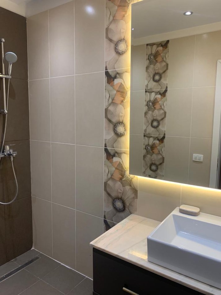 Tirane, jepet me qera apartament 2+1+Ballkon Kati 5, 90 m² 90 € (21 Dhjetori , Rezidenca Libeskind)