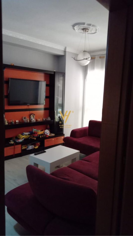Tirane, jepet me qera apartament 1+1+Aneks+Ballkon Kati 2, 51 m² 400 € (UNAZA E RE)