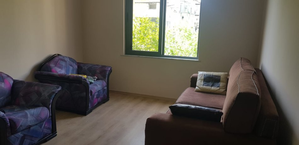 Tirane, jepet me qera apartament 2+1 Kati 4, 76 m² 398 € (Harry fultz)