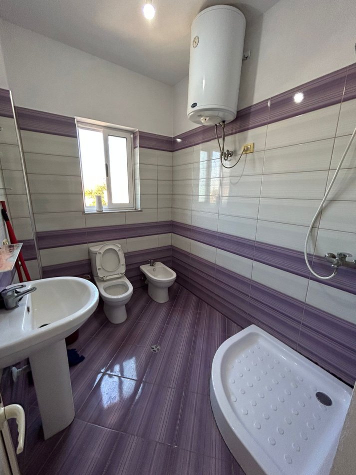 Tirane, jepet me qera apartament 1+1+Aneks+Ballkon Kati 2, 71 m² 320 € (laprake)