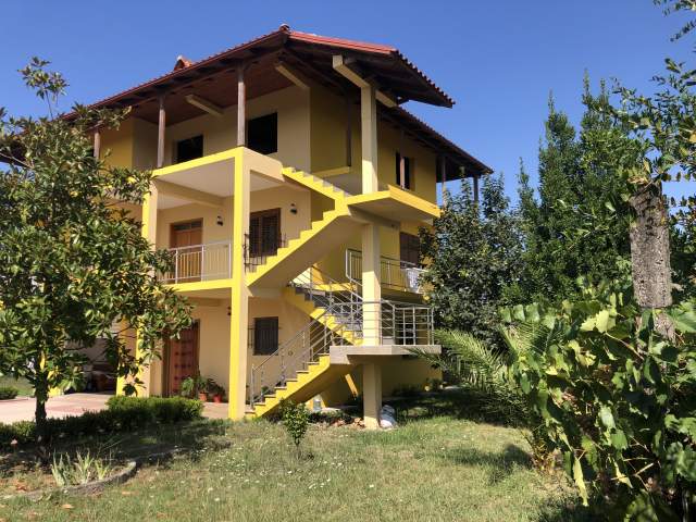 Tirane, shes Vile Kati 3, 420 m² 260.000 Euro