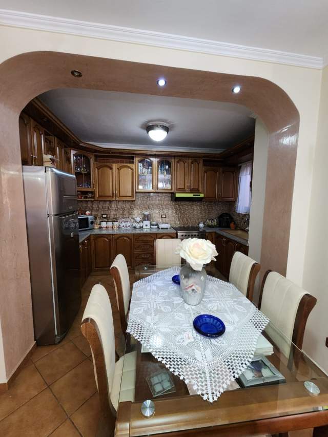 Tirane, shitet apartament 2+1+BLK Kati 8, 107 m² 107.000 Euro (Rruga 5 Maji)