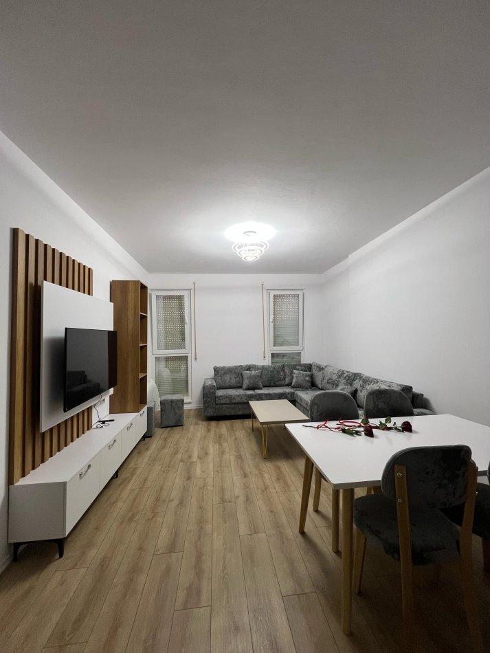 Tirane, jepet me qera apartament 2+1 Kati 3, 94 m² 450 € (Univers City I sapomobiluar)
