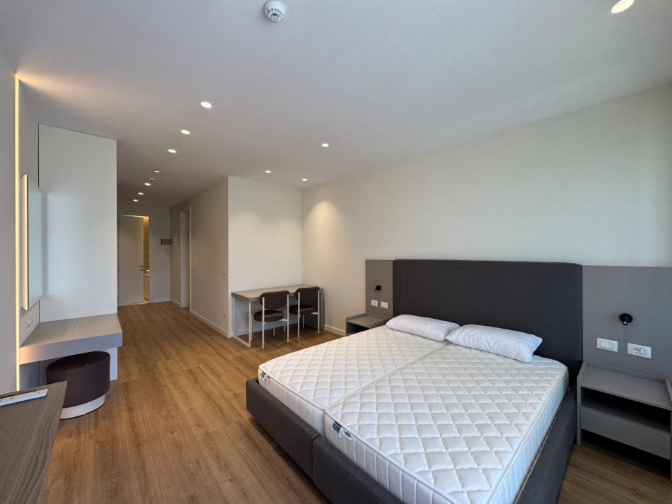 Tirane, jepet me qera garsonier 1+1 Kati 3, 50 m² 550 € (Liqeni i Thate)