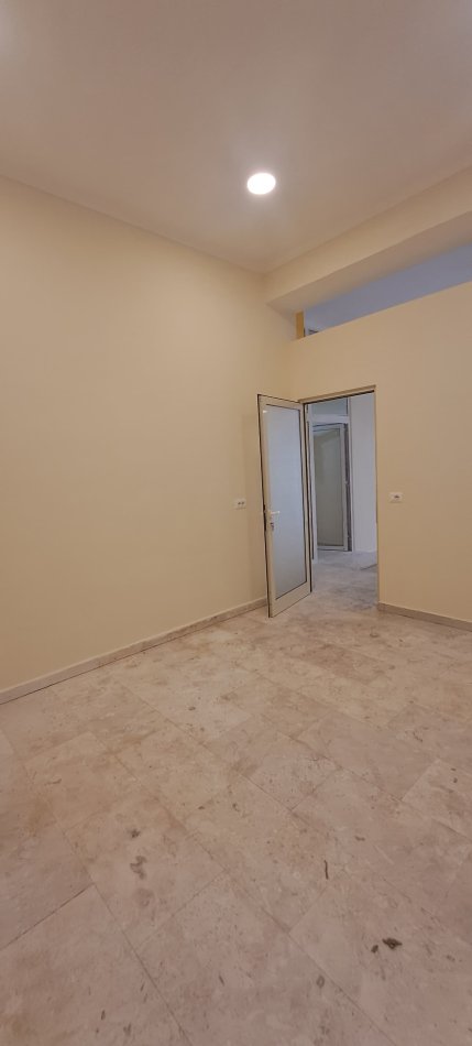 Durres, jepet me qera ambjent biznesi Kati 0, 61 m² 600 € 