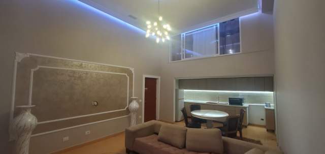 Tirane, jepet me qera apartament duplex 2+1 Kati 2, 145 m² 600 Euro (Misto Mame)