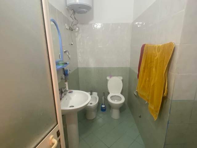 Tirane, shitet apartament 2+1 Kati 1, 166 m² 60.000 Euro (fresk)