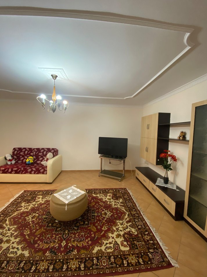 Tirane, jap me qera apartament 2+1+Ballkon Kati 3, 110 m² 600 € (Ish Shushica)